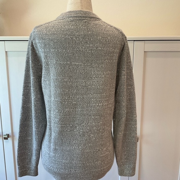 Abercrombie & Fitch Embroidered Logo Crew Neck Pullover Sweater Size XSmall Grey - Picture 5 of 14
